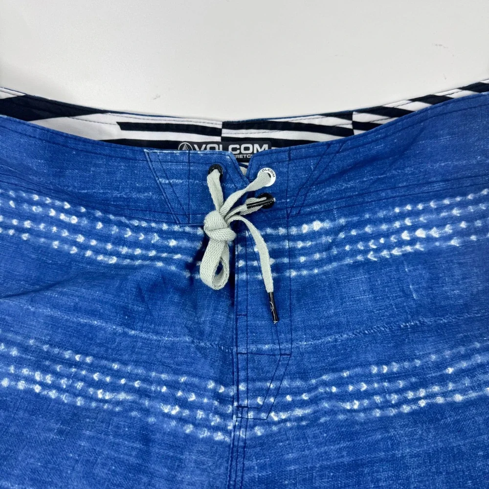 Volcom Lido Carillo Boardshorts Mens 34‎ Blue White 4-Way Stretch Swim Trunks